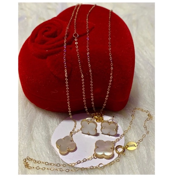 18k Solid Gold Clover Set - Picture 1 of 9